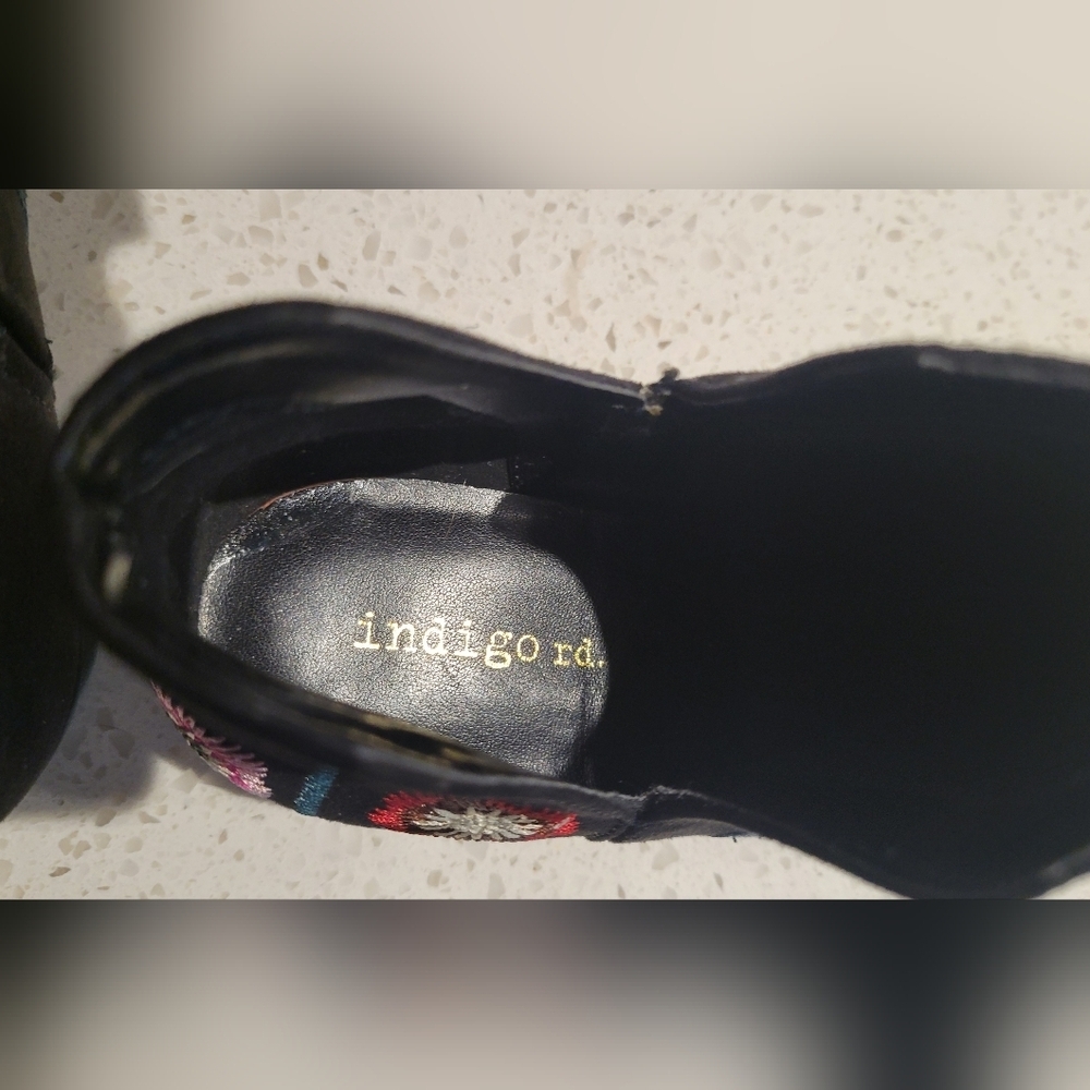 Indigo Rd. Embroidered Black Ankle Boots | Size 6 - Picture 4 of 6